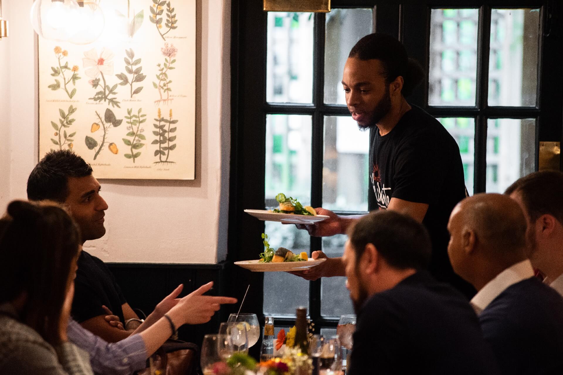The Queen's Head Fuller's Pub and Restaurant in Brook Green